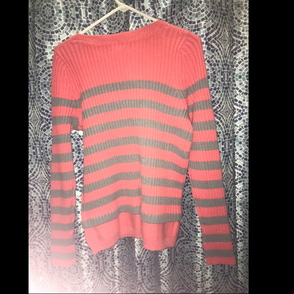 Pink and grey horizontal striped sweater - Picture 3 of 3